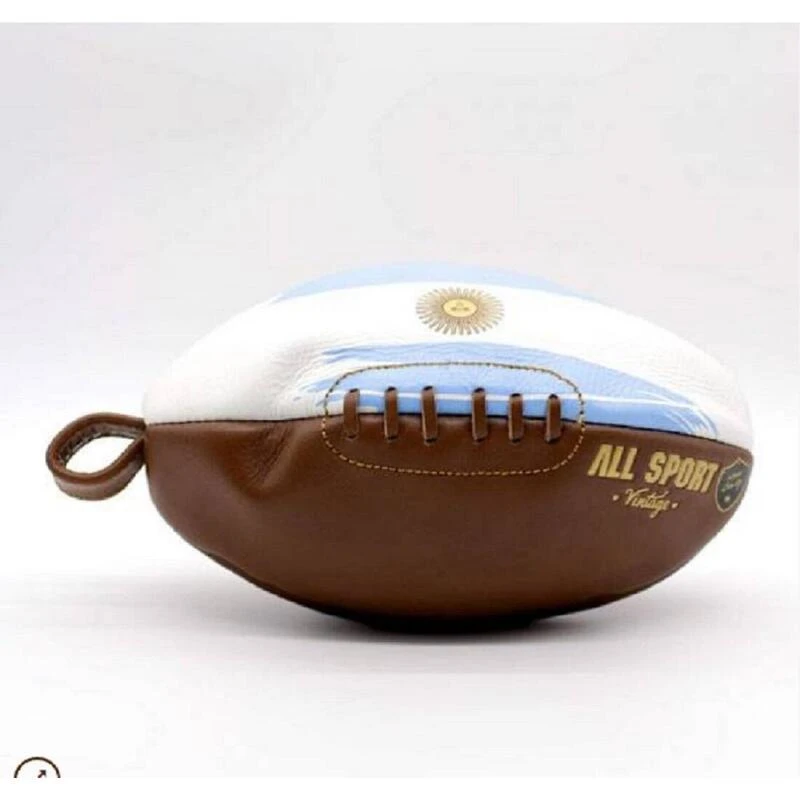 ALL SPORT VINTAGE - Trousse De Toilette Rugby - Marron et Drapeau Argentin. ALL SPORT VINTAGE - Trousse De Toilette Rugby - Marron Et Drapeau Argentin. -Camping Randonnée Magasin all sport vintage trousse de toilette rugby marron et drapeau argentin