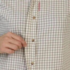 CHEMISE CHASSE MANCHES LONGUES COTON FEMME RESPIRANTE À CARREAUX BEIGE 500. 9 CHEMISE CHASSE MANCHES LONGUES COTON FEMME RESPIRANTE À CARREAUX BEIGE 500. -Camping Randonnée Magasin chemise chasse manches longues coton femme respirante a carreaux beige 500 7