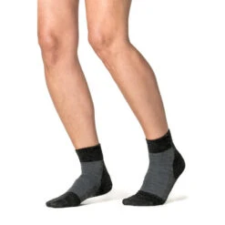 Woolpower Chaussettes Skilled Liner Short - Gris Foncé/Gris 4 Woolpower Chaussettes Skilled Liner Short - Gris Foncé/Gris -Camping Randonnée Magasin woolpower chaussettes skilled liner short gris foncegris 2